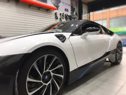 bmw i8 화이트 전체랩핑 시공 하다.장안동랩핑전문점.튜닝커스텀 / 동대문구 장안동