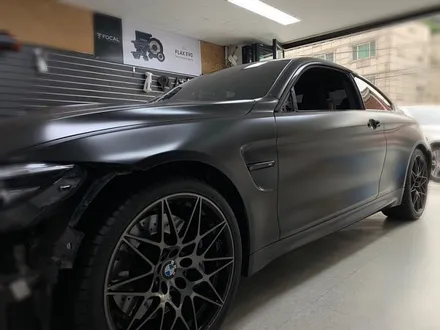 Bmw m4 사틴블랙 전체랩핑 시공(에이버리슈프림).장안동랩핑전문점.튜닝커스텀 / 동대문구 장안동