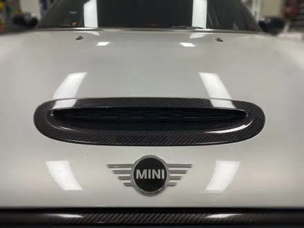 bmw 미니클럽맨 그릴.라이트크롬.본넷에어덕트.휀다 리얼카본랩핑.왕십리랩핑전문점.튜닝커스텀 / 동대문구 장안동