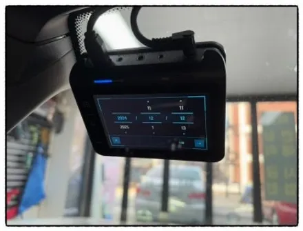 bmw 530e 순정 블랙박스 제거 후 아이나비 qxd1 plus 블랙박스 장착으로 사고 영상 저장해 보자 / 동대문구 장안동