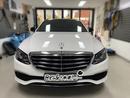 벤츠 e220d 천장루프스킨.사이드미러커버랩핑 시공 해보자.동대문랩핑전문점.튜닝커스텀 / 동대문구 장안동