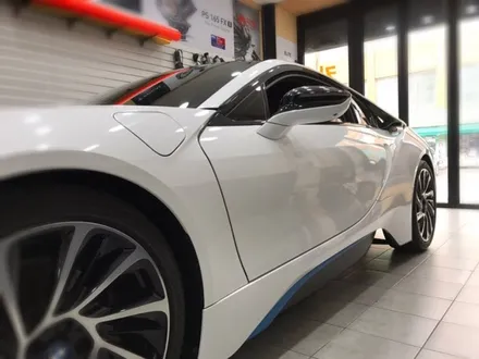 bmw i8 화이트 전체랩핑 시공 하다.장안동랩핑전문점.튜닝커스텀 / 동대문구 장안동
