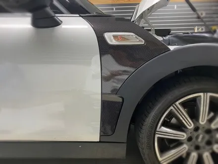 bmw 미니클럽맨 그릴.라이트크롬.본넷에어덕트.휀다 리얼카본랩핑.왕십리랩핑전문점.튜닝커스텀 / 동대문구 장안동