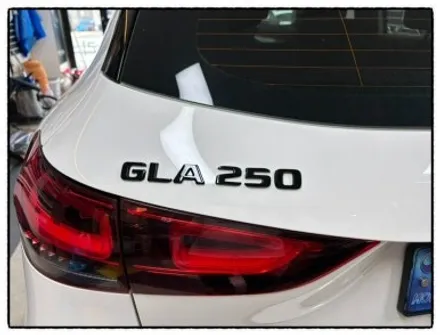 벤츠 gla 250 모든 크롬 랩핑. 엠블럼 랩핑. 블랙 레터링 교환 작업해보자!! / 동대문구 장안동