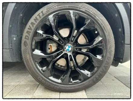 bmw x6 3m 블랙 유광 전체 랩핑 및 휠 블랙 도색하면 기존 보다 얼마나 변신할까?? / 동대문구 장안동