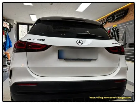 벤츠 gla 250 모든 크롬 랩핑. 엠블럼 랩핑. 블랙 레터링 교환 작업해보자!! / 동대문구 장안동