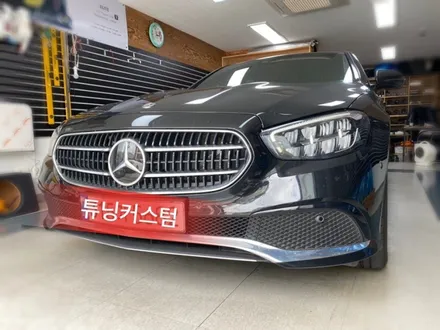 벤츠e250 도어크롬몰딩랩핑.왕십리랩핑전문점.튜닝커스텀 / 동대문구 장안동
