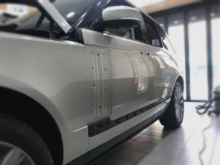 랜드로버 보그 블랙 전체랩핑 작업중 ~!! / 동대문구 장안동