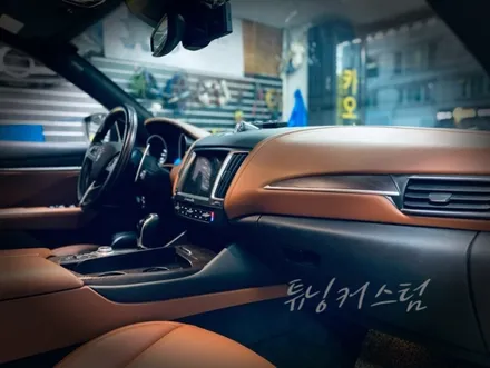 마세라티 르반떼 창문 안 올라갈 때는?. 성동구 자동차도어 윈도 수리 전문점 / 동대문,광진구,중랑구
