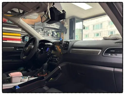 qm6 차량에 있는 모든 크롬 블랙 랩핑으로 내 차량을 더 고급스럽게 만들어 보자^^ / 동대문구 장안동