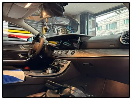벤츠 cls 450 차량을 블랙 레터링 부착으로 cls 53 amg 차량으로 업그레이드해 보자~^^ / 동대문구 장안동