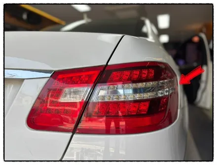 벤츠 e300 (w212 전기형) 좌측 테일램프 수리 후 정상적으로 사용할 수 있을까?? 사용할 수 있다 ㅎ / 동대문구 장안동