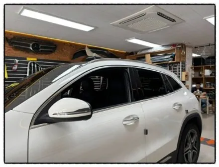 벤츠 gla 250 모든 크롬 랩핑. 엠블럼 랩핑. 블랙 레터링 교환 작업해보자!! / 동대문구 장안동