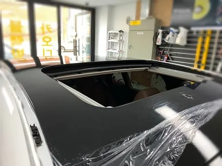벤츠 e220d 천장루프스킨 시공 해보자.동대문랩핑전문점.튜닝커스텀 / 동대문구 장안동