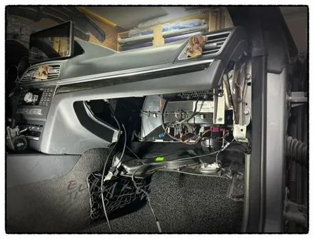 벤츠 e220d 카브리올레 중고 글로브박스 교환하면 괜찮을까? / 동대문,광진구,중랑구