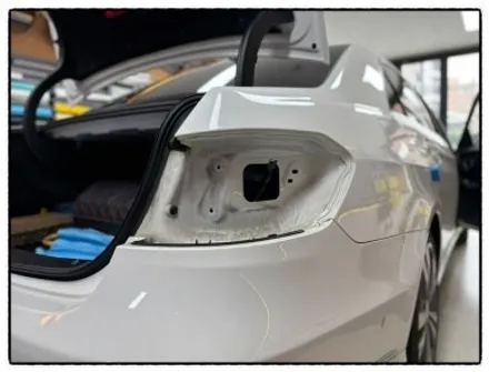 벤츠 e300 후미등 led 나가는 고질병 수리를 수백 대를 했는데 아직도 남아있네!! / 동대문구 장안동