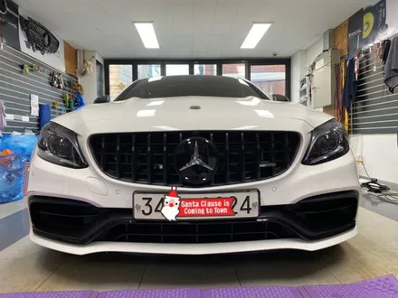 벤츠 c63s amg 루프스킨.그릴크롬.범퍼몰딩랩핑 해보자.장안동랩핑전문점.튜닝커스텀 / 동대문,광진구,중랑구