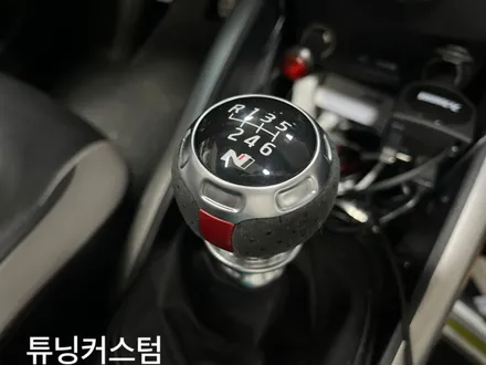 벨로스터 순정앰프교환 및 벨로스터n기어봉교환으로 특벽한 카커스텀마이징은 튜닝커스컴에서 / 동대문,광진구,중랑구