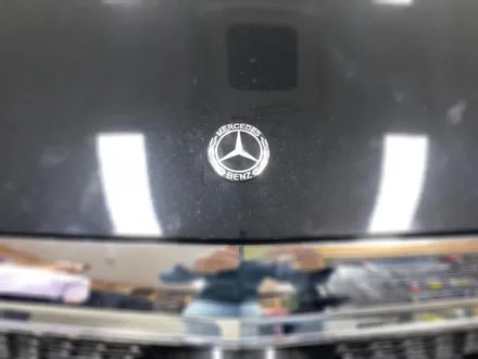 벤츠e300 익스클루시브 e300 익스클루시브 다이아몬드 그릴 및 본넷 아방가르드엠블럼 교환 시공.장안동그릴.엠블럼교환전문점.튜닝커스텀 / 동대문구 장안동