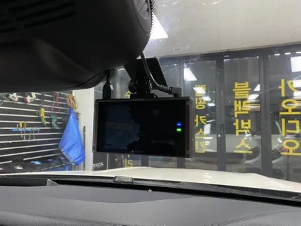 벤츠s63amg 아이나비qxd8000블랙박스.동대문블래박스장착점.튜닝커스텀 / 동대문,광진구,중랑구