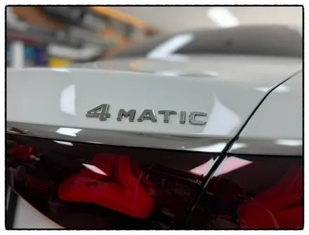 벤츠 e200 레터링 제거 후 e300 및 4matic 레터링 부착으로 업그레이드해 보자~^^ / 동대문구 장안동