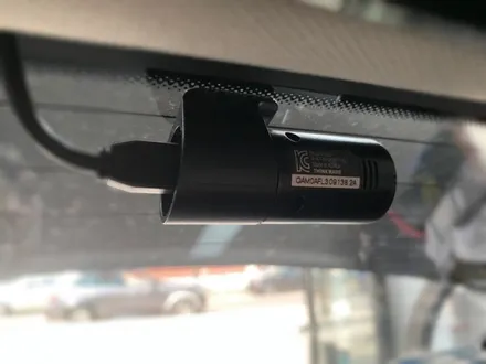 벤츠c200d 아이나비qxd5000블랙박스.에코파워팩12c보조배터리 시공.왕십리블랙박스보조배터리장착점.튜닝커스텀 / 동대문구 장안동