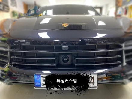 포르쉐 카이엔 그릴크롬.도어크롬.루프렉랩핑 시공.송파랩핑전문점.튜닝커스텀 / 동대문구 장안동