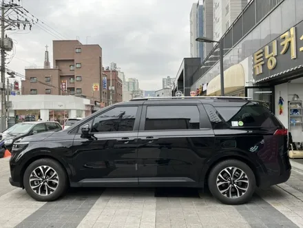 올뉴카니발 루프랙랩핑.c필러크롬랩핑. 트렁크도어은색몰딩랩핑 . 장안동랩핑전문점 / 동대문,광진구,중랑구