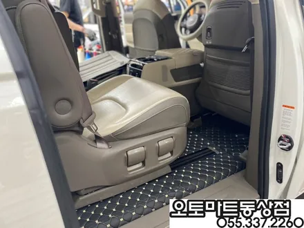 카니발(KA4)하이리무진 7인 차박레일 오버헤드콘솔LED버튼 후진등교체 브이쿨K 신차패키지까지~~김해브이쿨썬팅  랜드마스터루프박스/김해 창원 장유 진영 부산 양산 / 경남 김해