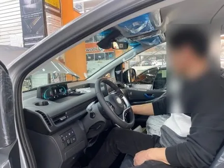 김해 자동차썬팅 스타리아 하이브리드 쉬머링 실버 메탈릭 KEV블랙썬팅 합법LED전조등 H19 크롬바이저까지~ / 경남 김해