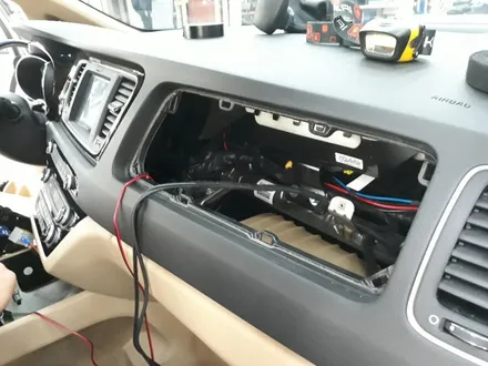 더뉴카니발 천정TV XM-1780X7장착/올댓카니발 김해장유지사/오토마트동상점/자동차천정모니터/카니발튜닝 / 경남 김해
