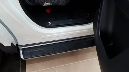 경남자동차용품점 김해오토마트 쌍용 렉스턴스포츠차량 순정사이드스텝(옆발판)장착완료 / 경남 김해