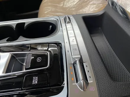 부산신차패키지 신차검수 카니발KA4 오로라블랙펄 프리미엄장판 브이쿨K GSC사이드스텝 머드가드 / 경남 김해