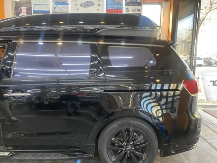 김해블락포디썬팅. 비바 스카이블루 올뉴카니발하이리무진 허니콤블라인드 BLOCKFORD VIVA SKYBLUE / 경남 김해