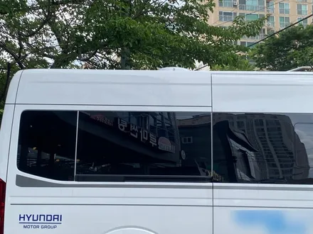 김해 쏠라티 썬팅, 학생 선수단 대형차량에 선택된 레이노 팬텀Ⅱ F85 고사양 열차단 시공 / 경남 김해