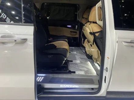 카니발KA4 9인승 순정레일 대리석바닥 그레이 부산 김해 장유 마산 창원 진해 양산 명지 대저 화명 북구 / 경남 김해