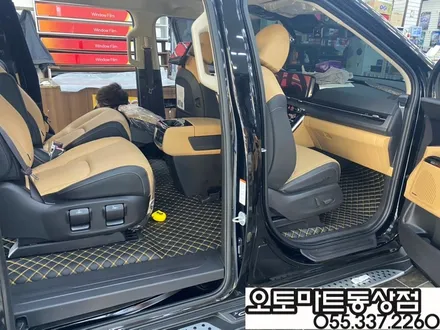 블랙펄 카니발(KA4)의 변신/루마버텍스900풀시공 아이나비QXD5000,보이스로,오버헤드LED버튼,7인차박레일,범퍼PPF / 경남 김해