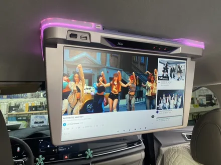 김해 카니발 천장TV 모니터 블랙허니콤블라인드로 영화관되다~XM-1850  EV10#장유 양산 진영 부산 / 경남 김해