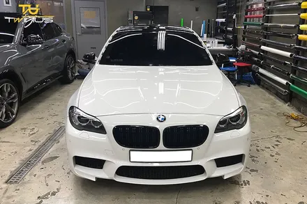 BMW5시리즈 랩핑 강력한 포스의 사틴블랙 전체카스킨 / 안양시 동안구 관양동