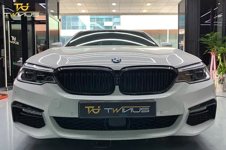 안양랩핑제거 BMW5시리즈 그릴 및 샤크안테나 랩핑제거 / 안양시 동안구 관양동