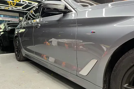 BMW G30 520d 사틴블랙 전체랩핑 / 안양시 동안구 관양동