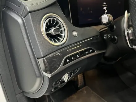 수원 랩핑. 카본 필름으로 스포티함을 과시해낸 W222 S63 AMG. / 안양시 동안구 관양동