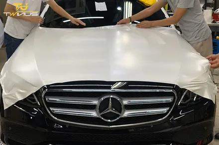 벤츠E300 전체랩핑 사틴펄화이트 카스킨 / 안양시 동안구 관양동