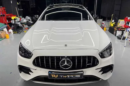 벤츠 E53AMG 리얼카본 부분랩핑 및 블랙유광 루프스킨 / 안양시 동안구 관양동