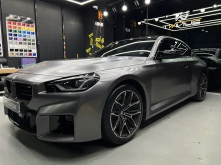 안산 랩핑, 또다시 BMW G87 M2 이번엔 사틴 다크 그레이. 절제된 우아함과 품격. / 안양시 동안구 관양동