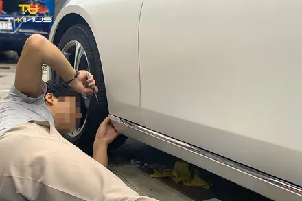 벤츠E300 전체랩핑 사틴펄화이트 카스킨 / 안양시 동안구 관양동