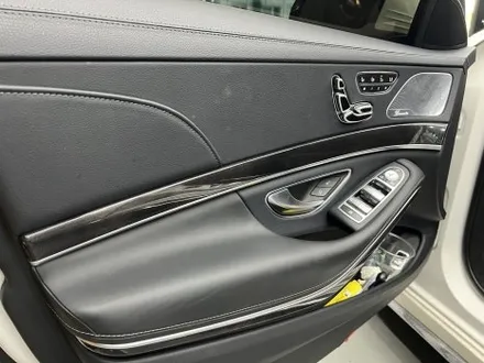 수원 랩핑. 카본 필름으로 스포티함을 과시해낸 W222 S63 AMG. / 안양시 동안구 관양동