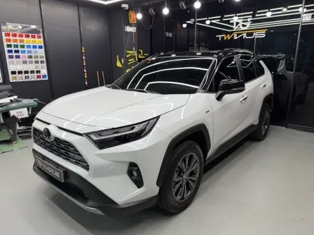 안산 랩핑, 남다른 분위기를 창출하는 기술. 토요타 RAV4 투톤랩핑. / 안양시 동안구 관양동