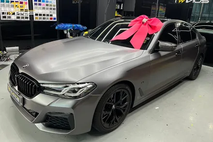 BMW520i 사틴다크그레이 전체랩핑 / 안양시 동안구 관양동