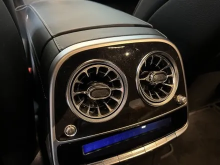 수원 랩핑. 카본 필름으로 스포티함을 과시해낸 W222 S63 AMG. / 안양시 동안구 관양동